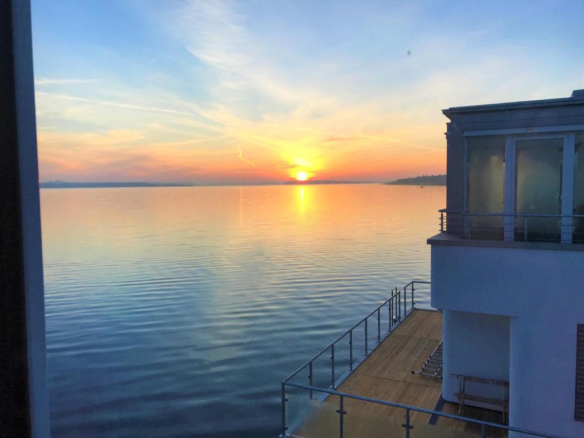 Schwimmendes Haus Robby II Villa Bitterfeld-Wolfen Luaran gambar