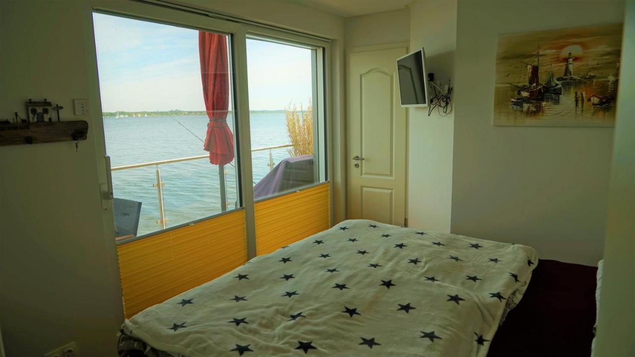 Schwimmendes Haus Robby II Villa Bitterfeld-Wolfen Luaran gambar